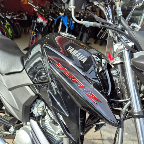Yamaha YBRZ 125 Negro