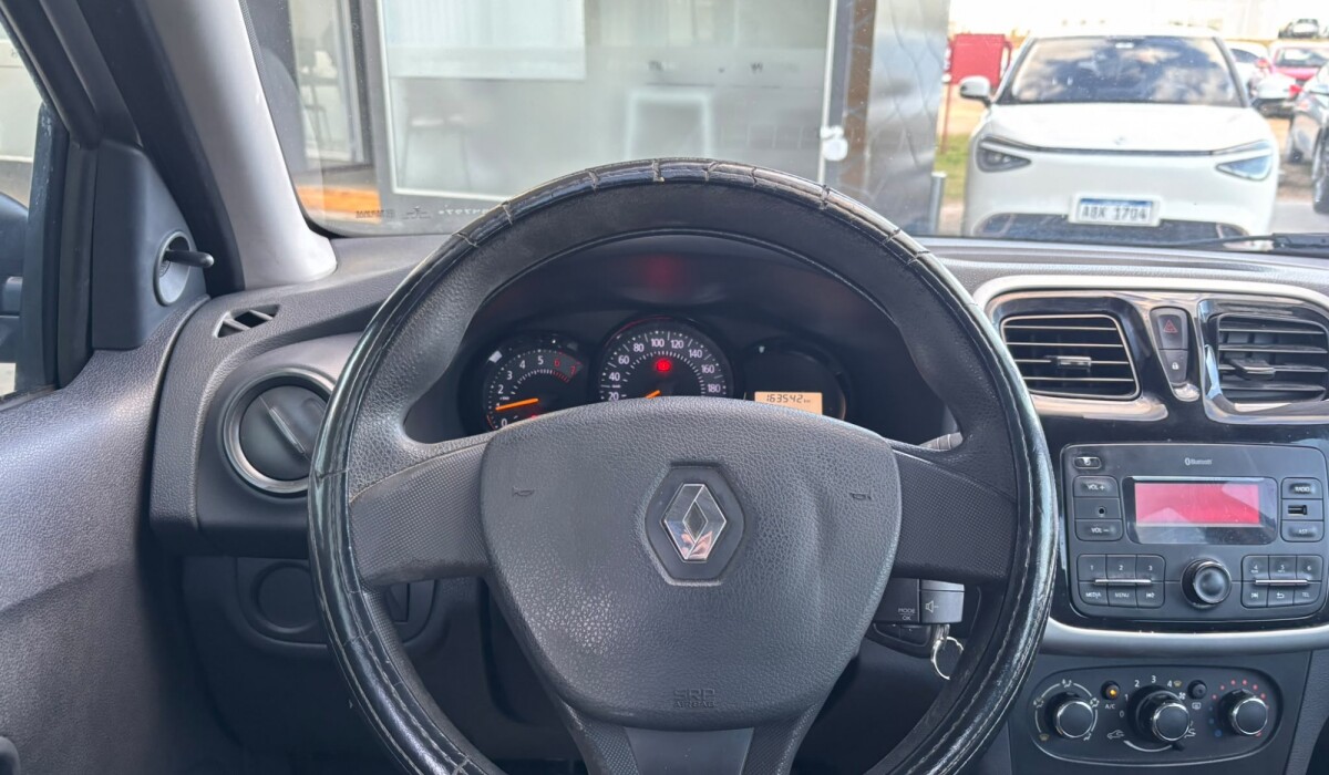 Renault Logan Authentique 1,6 - 2018 Renault Logan Authentique 1,6 - 2018