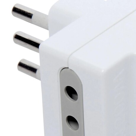 ADAPTADOR X3 2P+T 10A Adaptador Triple 3 Tomas 2P+T 10A Blanco