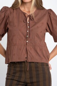 Blusa Broderie Mocha