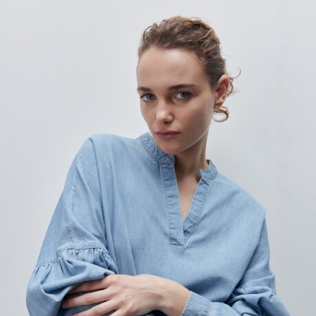BLUSA TOPO Celeste