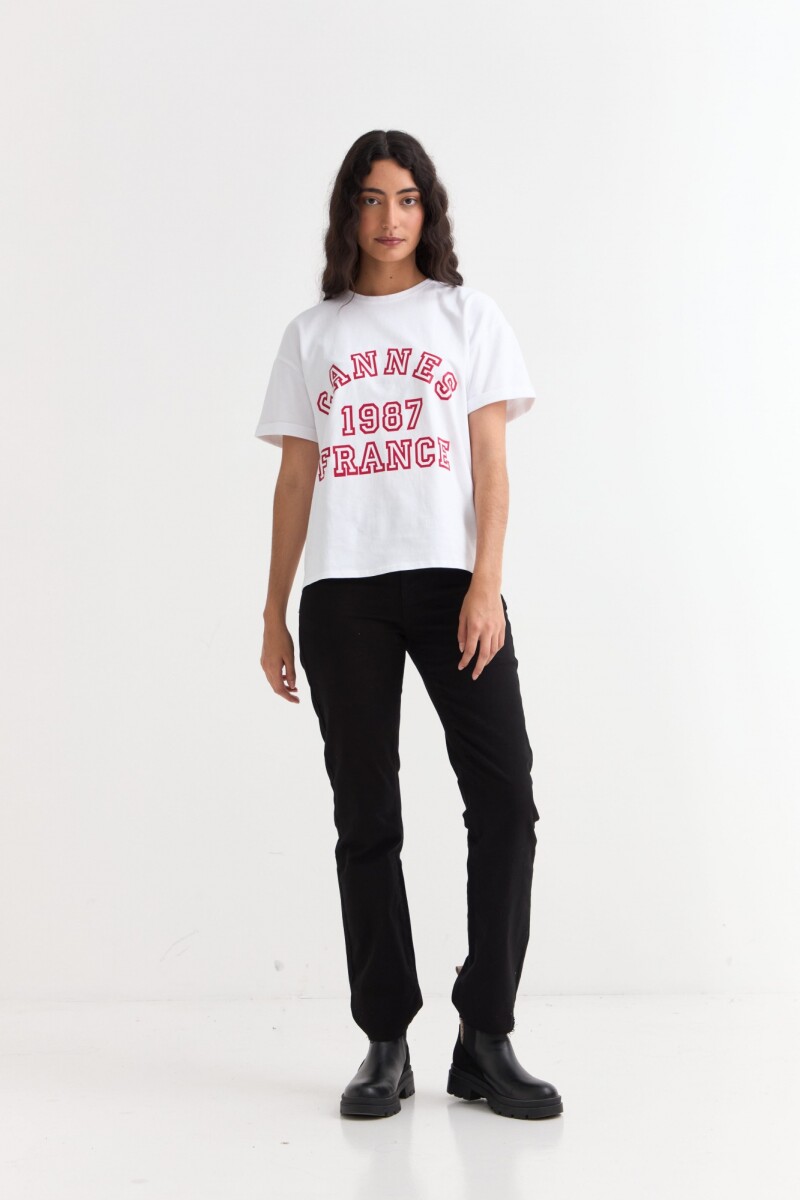 Remera m/c estampada colección Urbana BLANCO Y ROJO