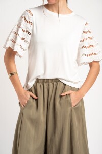 Remera Con Mangas De Encaje Nácar