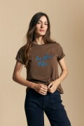 REMERA ALMENDRO Café
