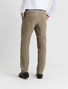 080422 PANTALÓN SPORT S/PINZAS HARRY Tostado