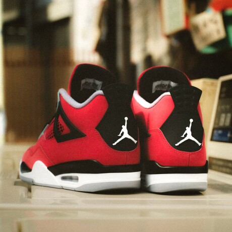 AIR JORDAN 4 RETRO 600