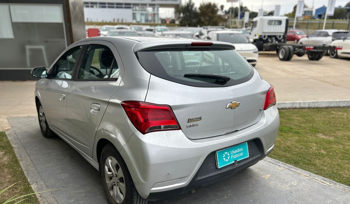 Chevrolet Onix 1.0 LT - 2019 Chevrolet Onix 1.0 LT - 2019