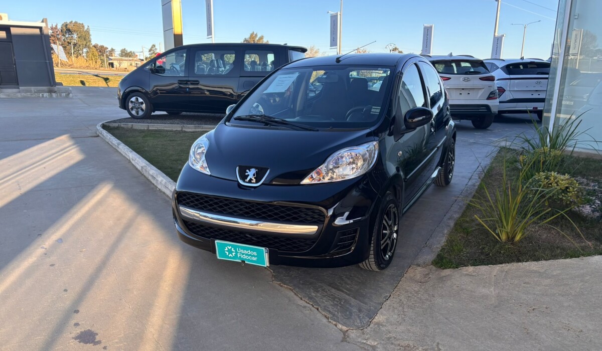 Peugeot 107 1.0 - 2011 Peugeot 107 1.0 - 2011