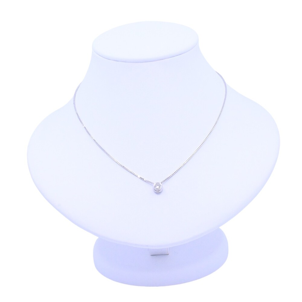Colgante oro 18k blanco y brillante. Colgante oro 18k blanco y brillante.