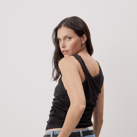 REMERA LEPO Negro