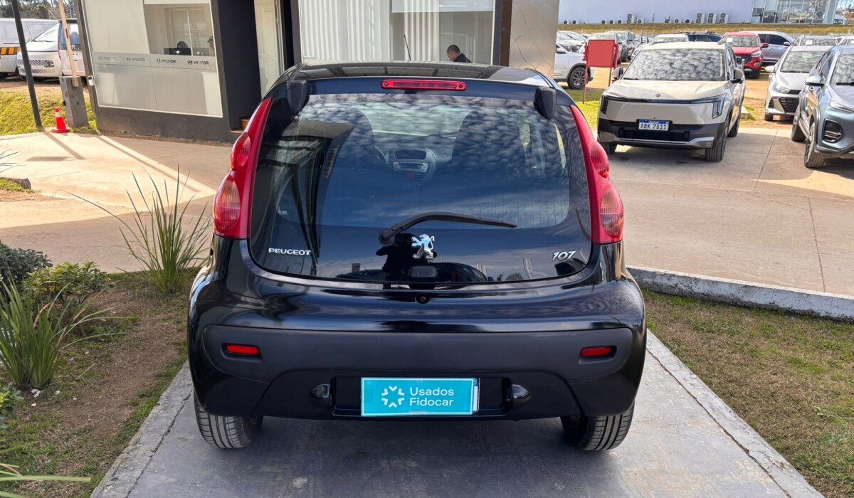 Peugeot 107 1.0 - 2011 Peugeot 107 1.0 - 2011