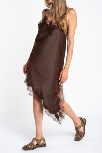 Vestido Midi Satinado Con Encaje Chocolate