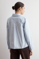 Blusa cuello camisa celeste