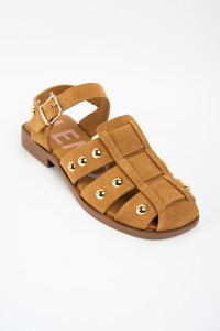 Cangrejera Gamuza Con Tachas Camel