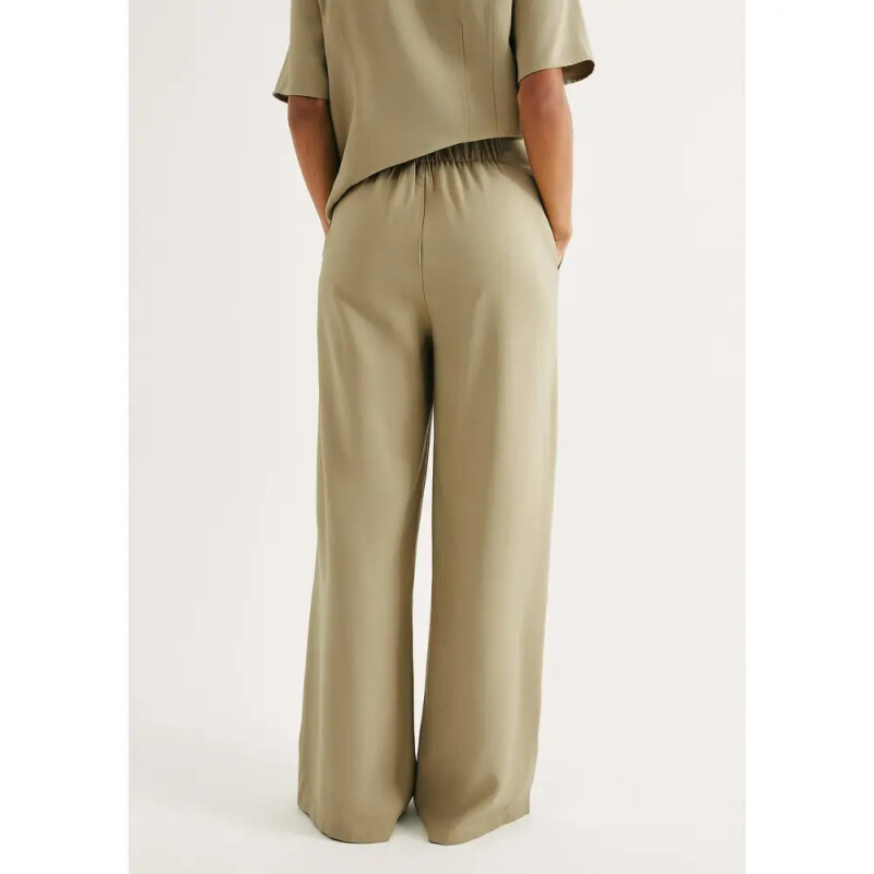 CALCA FEM ROXO MEDIO