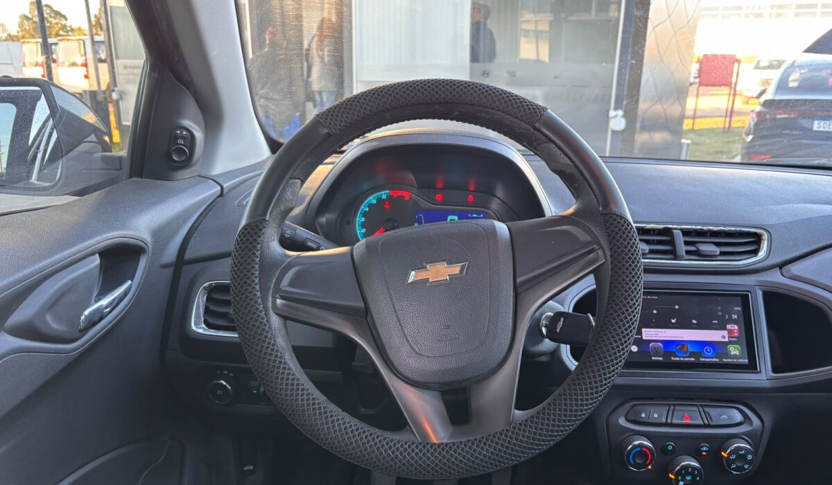 Chevrolet Onix LTZ 1,4 MT - 2015 Chevrolet Onix LTZ 1,4 MT - 2015