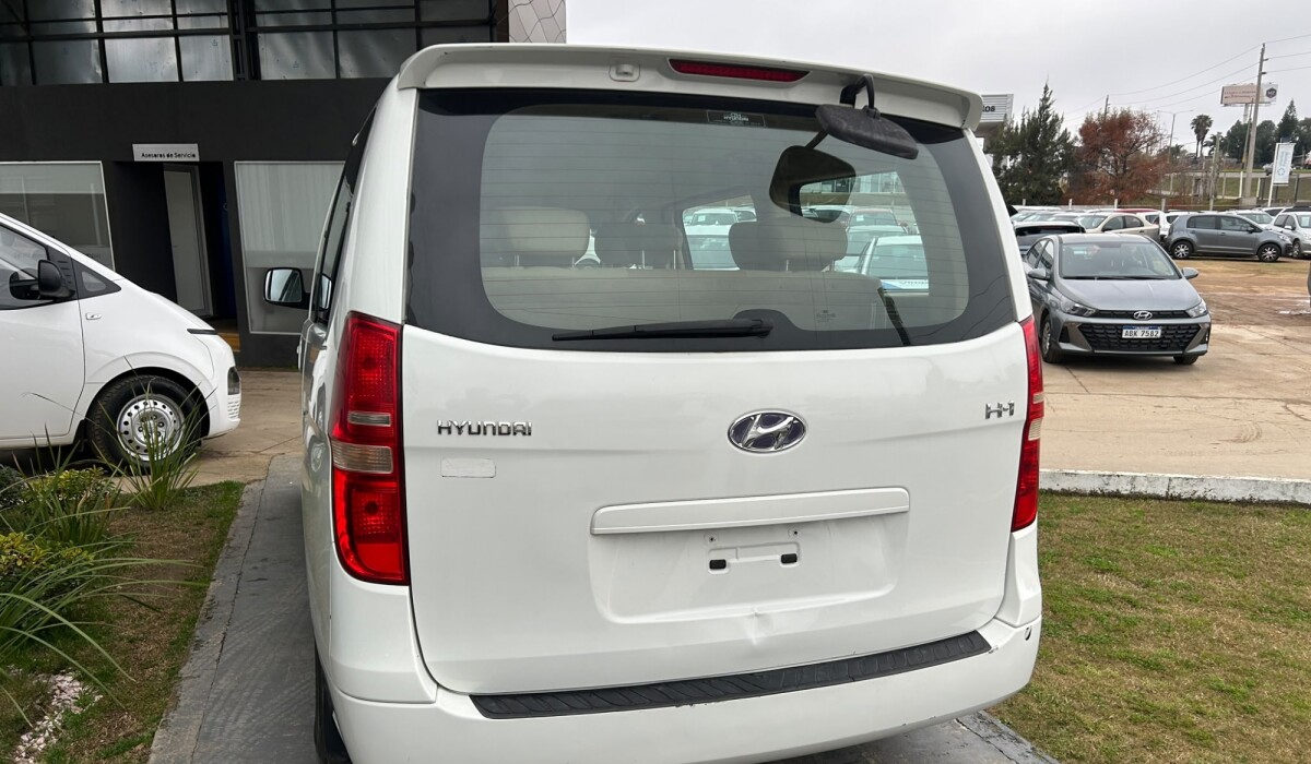 Hyundai H1 Nafta Mbus - 2011 Hyundai H1 Nafta Mbus - 2011