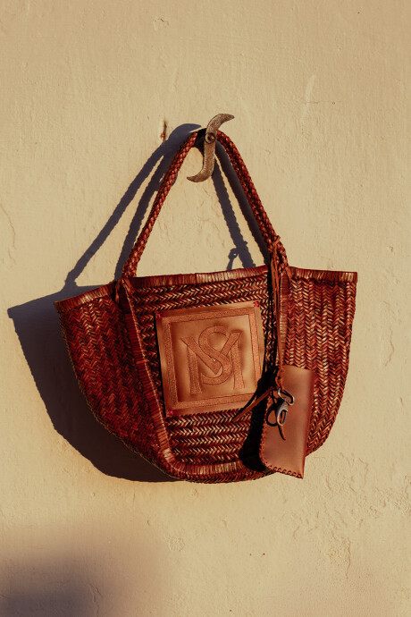 Medium Manea Handbag Chocolate