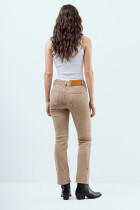 Nust Beige