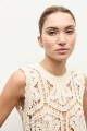 Top tejido crochet beige claro