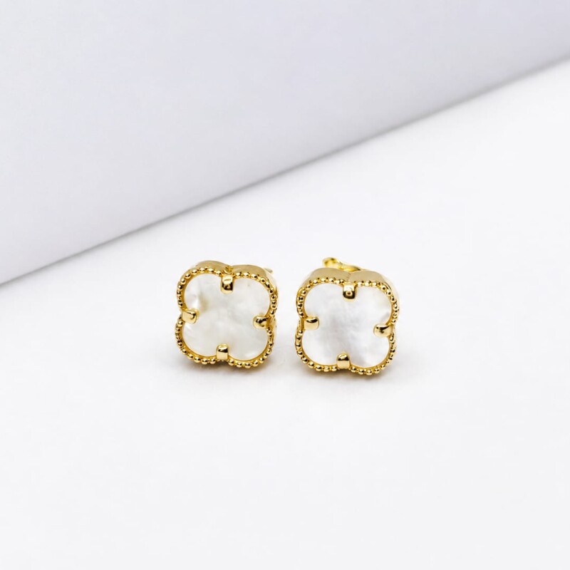 Caravanas en oro 10kt y nàcar diseño " Van Cleef " Caravanas en oro 10kt y nàcar diseño " Van Cleef "