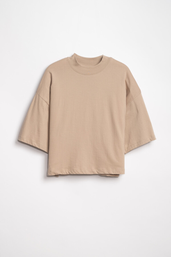 Remera manga 3/4 cuello alto Beige