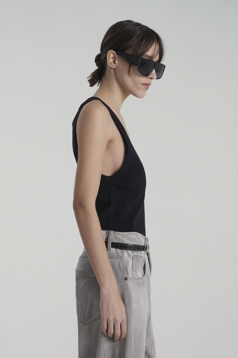 MUSCULOSA BESAKIH Negro