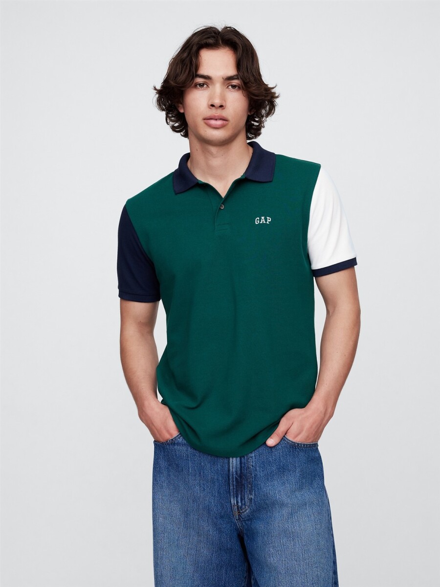 Remera Polo Logo Gap Hombre - Rain Forest 19-5232 Tc 