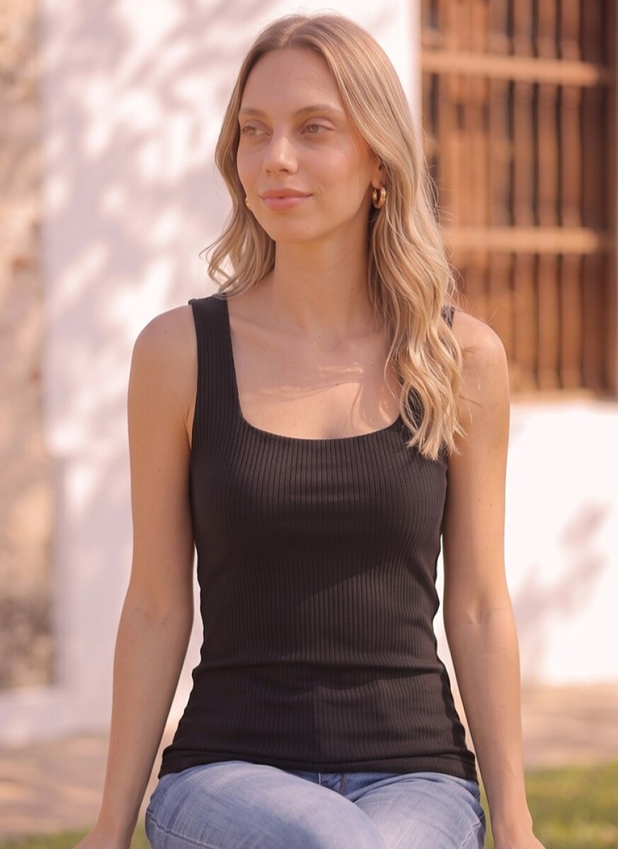 Musculosa de RIB. 