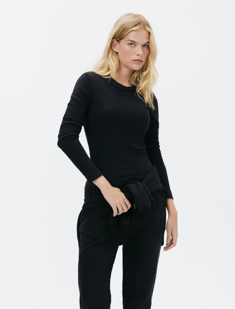 CAMISETA BÁSICA EN TELA ACANALADA NEGRO