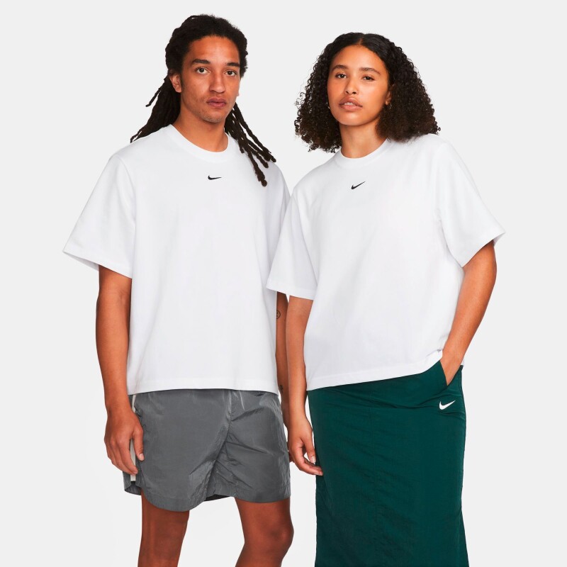 Remera Nike Sportswear Essential de Mujer Blanco
