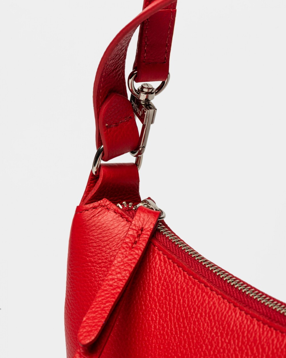 Cartera Al Hombro Lua En Napa Rojo