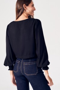 Blusa Puño Fruncido Negro
