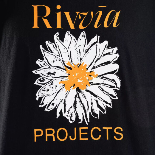 Remera Rivvia Blossom Negro Remera Rivvia Blossom Negro