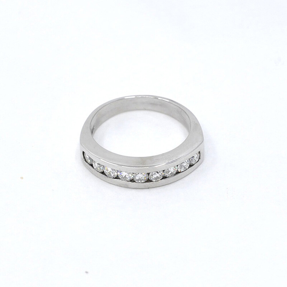Anillo En Oro 18K Blanco Y Brillantes Anillo En Oro 18K Blanco Y Brillantes