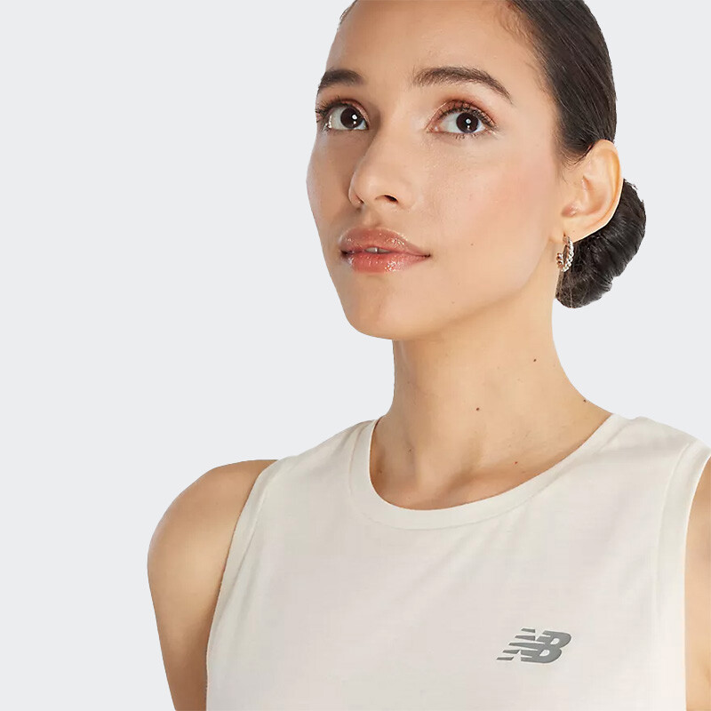 Musculosa New Balance Essentials Heathertech Blanco