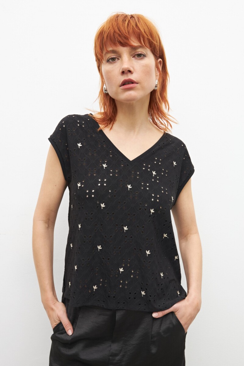 Blusa broderie con flores bordados negro