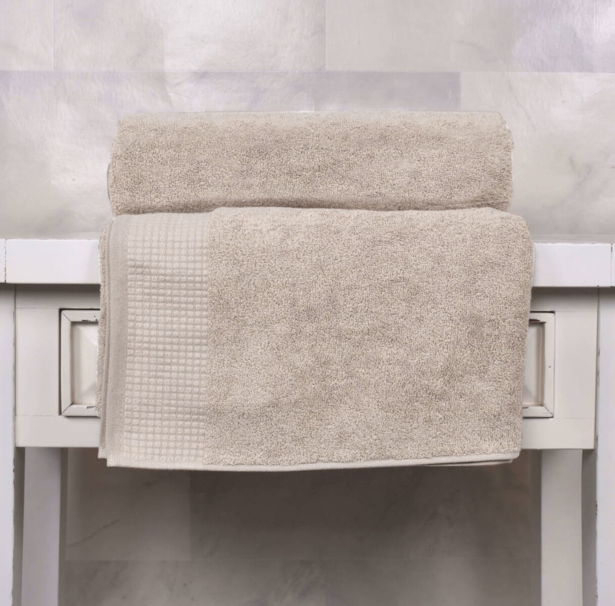 Toalla Prestige Con Guarda Beige - Cuerpo Plus 