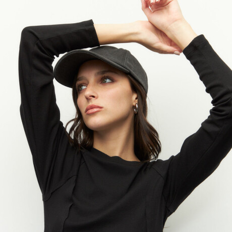 REMERA OSTER Negro