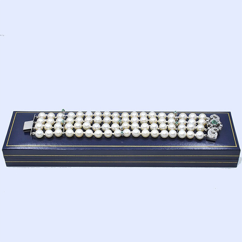 Pulsera En Oro 18K Blanco, Perlas De Cultivo , Esmeralda Y Brillantes Pulsera En Oro 18K Blanco, Perlas De Cultivo , Esmeralda Y Brillantes