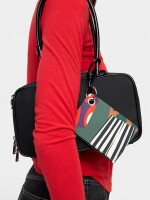 Bolso Bowling De Nylon Con Colgante negro