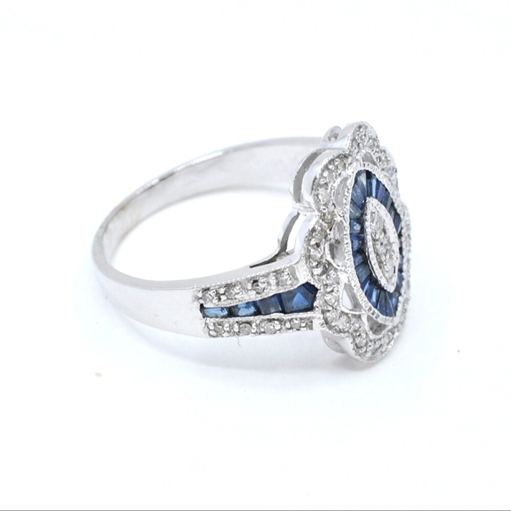 Anillo oro 18k blanco, brillantes y zafiros Anillo oro 18k blanco, brillantes y zafiros