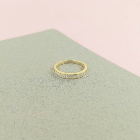 Anillo de oro 9 ktes con circonias. Anillo de oro 9 ktes con circonias.