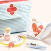 Maletin de medico que contiene varios accesorios para munecas Pomea Maletin De Medico Que Contiene Varios Accesorios Para Munecas Pomea