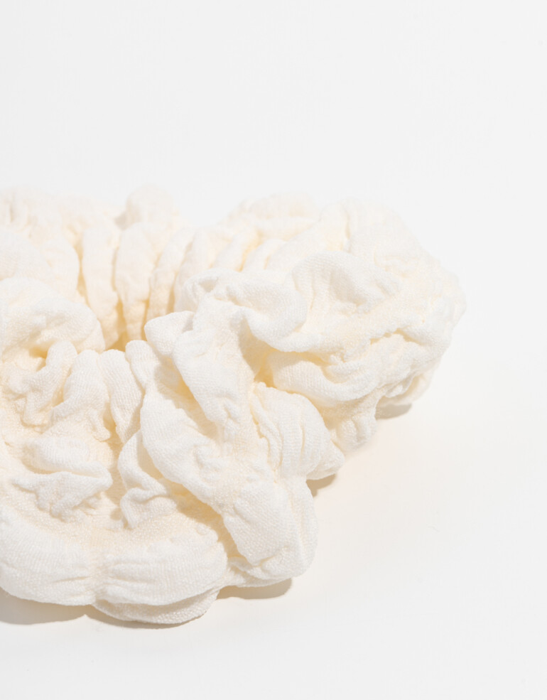 Skunzies Texturada Scrunchie Con Textura - Blanco Crudo
