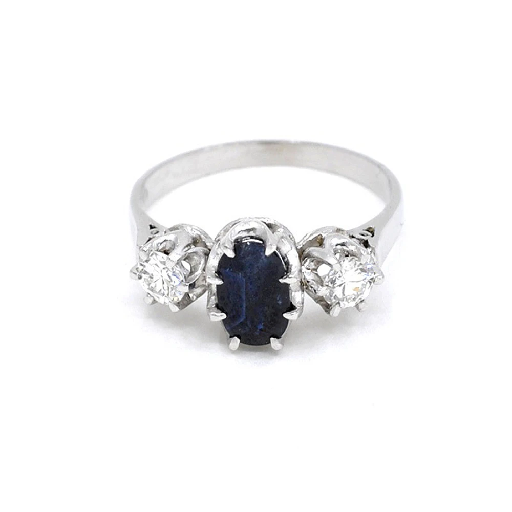 Anillo En Platino, Zafiro Oval Y Brillantes Anillo En Platino, Zafiro Oval Y Brillantes