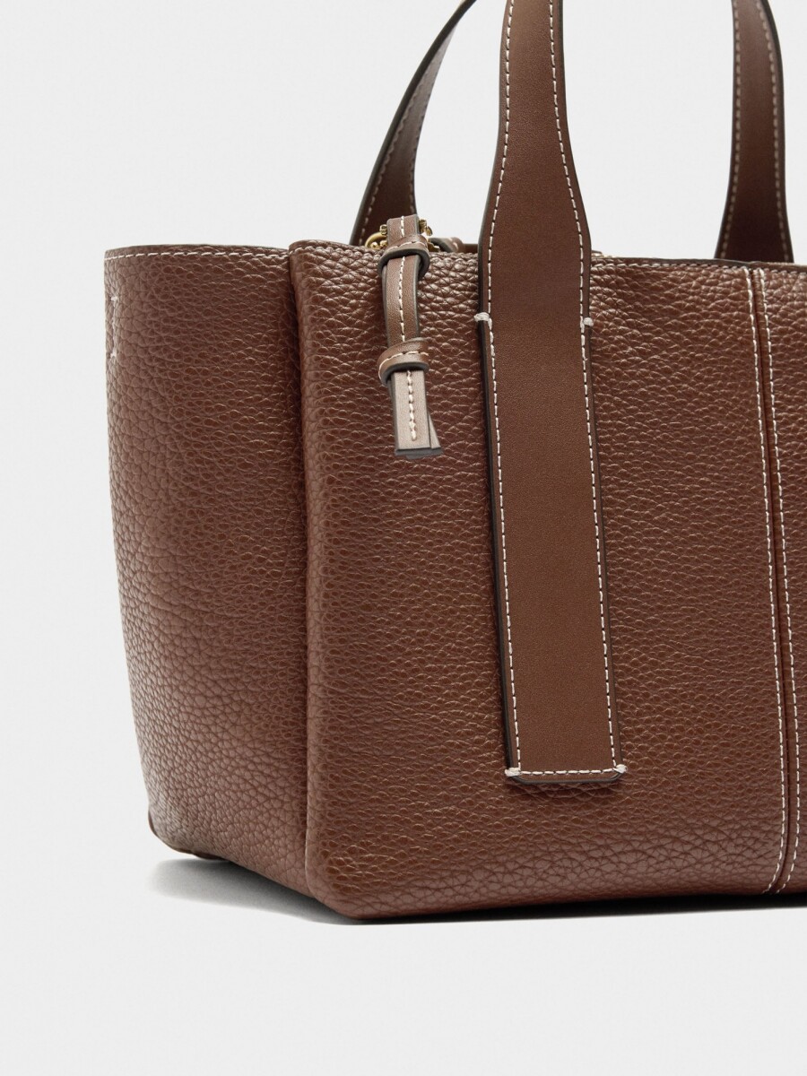 Bolso Tote Con Textura marron