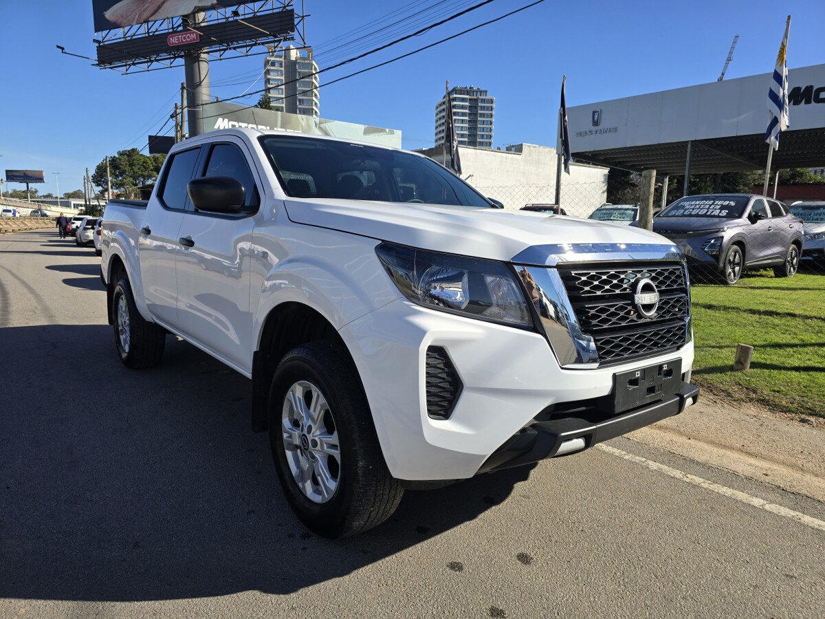 Nissan Frontier SE 2.5 4x2 Nafta DC| Permuta / Financia Nissan Frontier SE 2.5 4x2 Nafta DC| Permuta / Financia