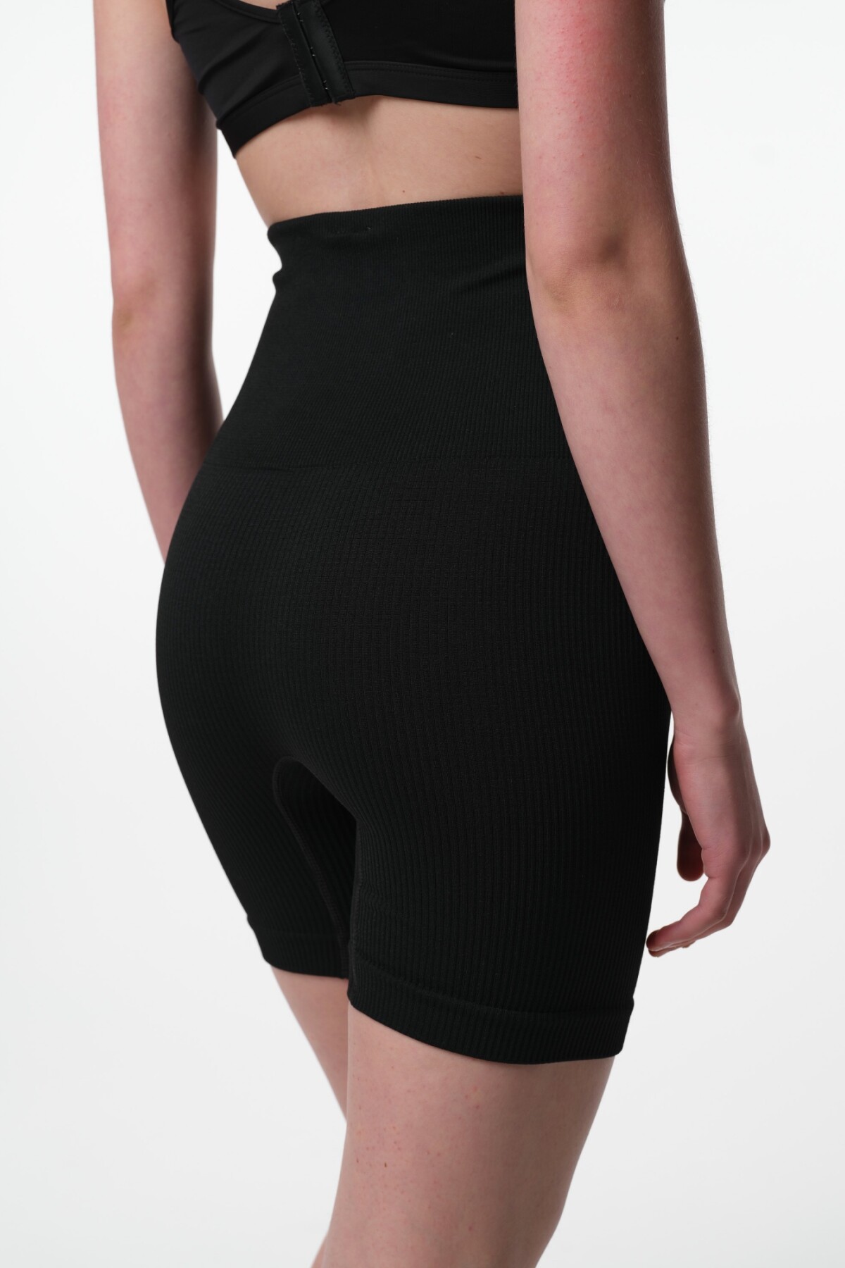 Short Slim Monique Negro