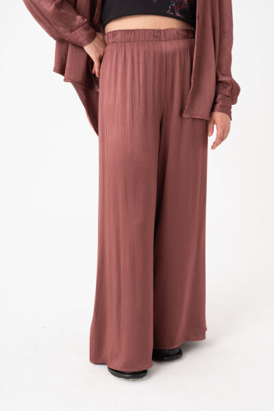 PANTALÓN DE TEJIDO ARRUGADO Violeta